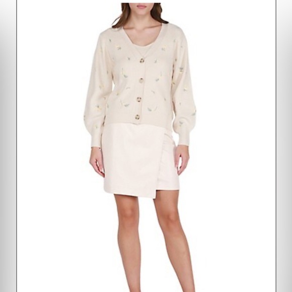 Faux Leather Wrap Mini Skirt. Size XL. Brand new. - Picture 3 of 4